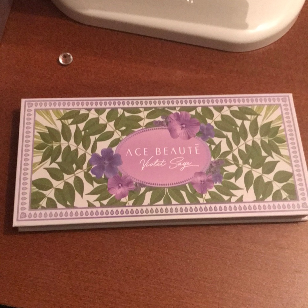 Ace beaute violet sage eyeshadow pallette